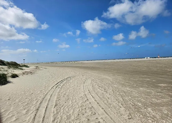 4 Person In Fano-by Traum Фанё